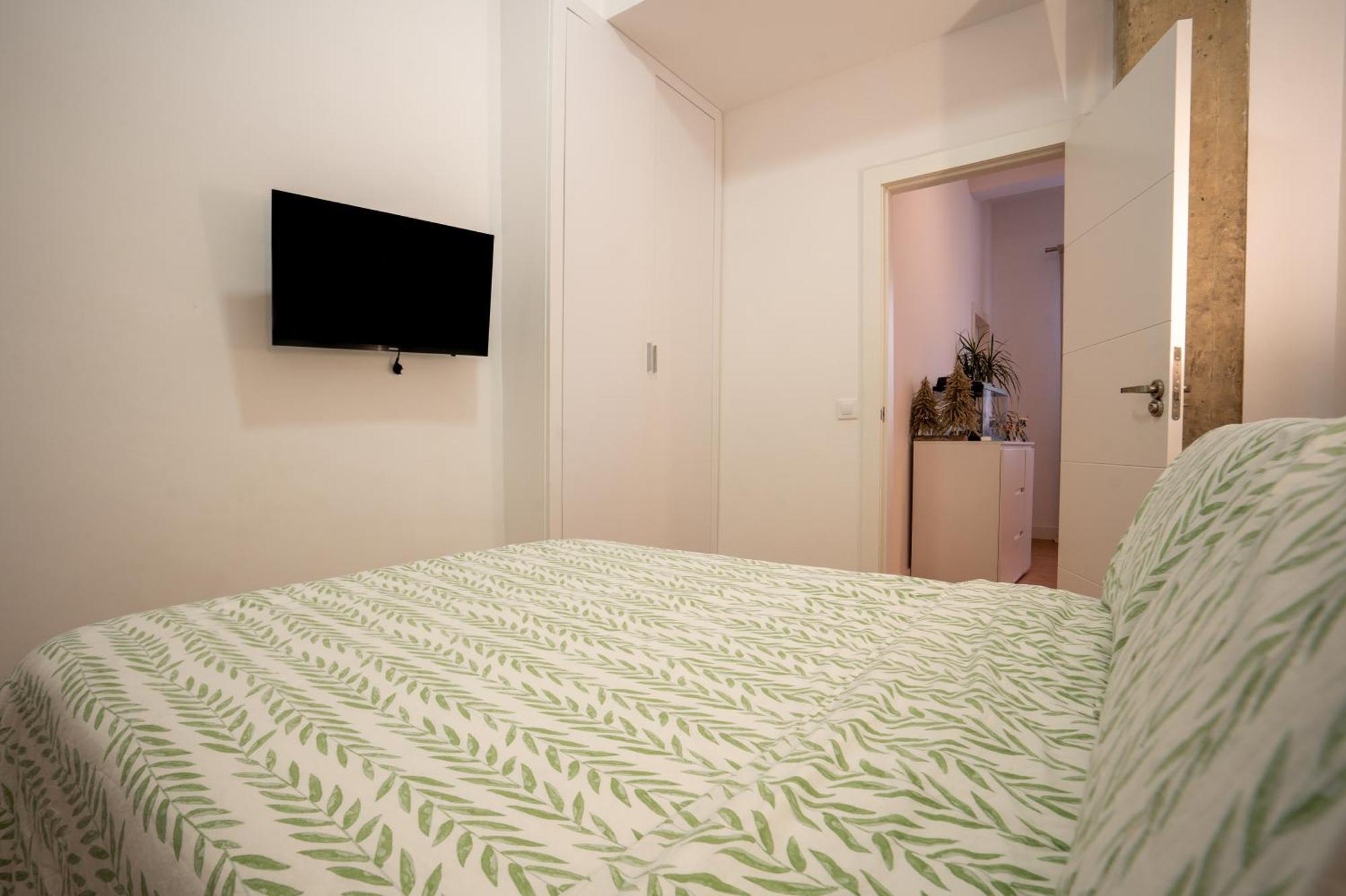 Habitación en casa particular Con Terraza Y Bano Privado Y Comodidades Compartidas *