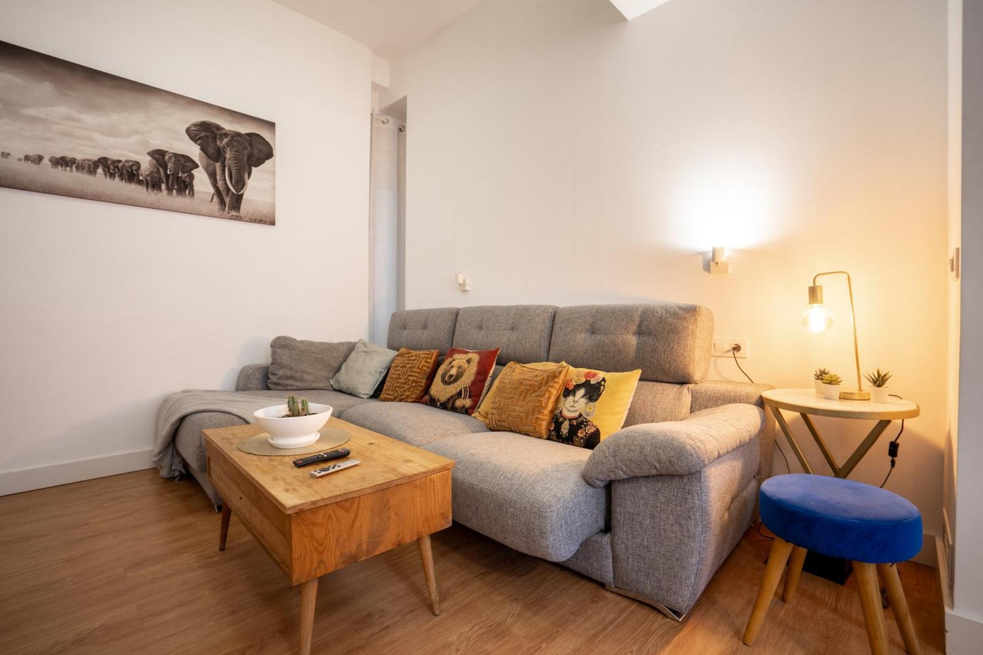 Con Terraza Y Bano Privado Y Comodidades Compartidas Habitación en casa particular